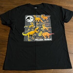 Size M Jurassic shirt